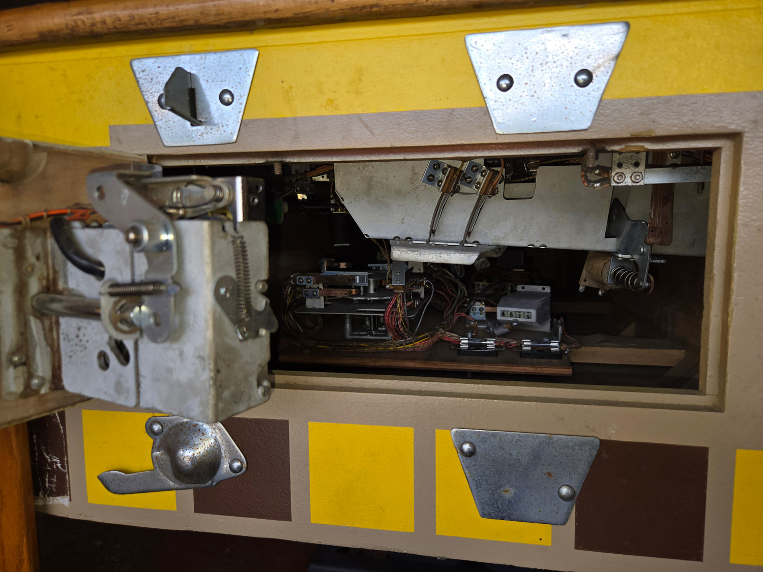 Royal Flush (Refurbished Wood Rail) Gottlieb 1957