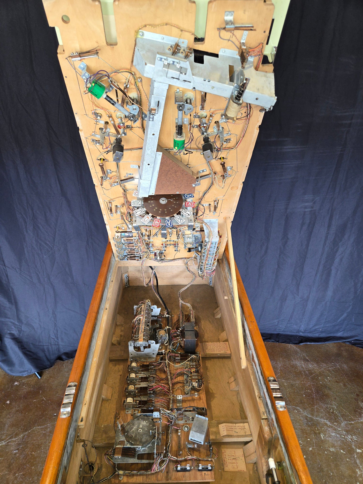 Royal Flush (Refurbished Wood Rail) Gottlieb 1957