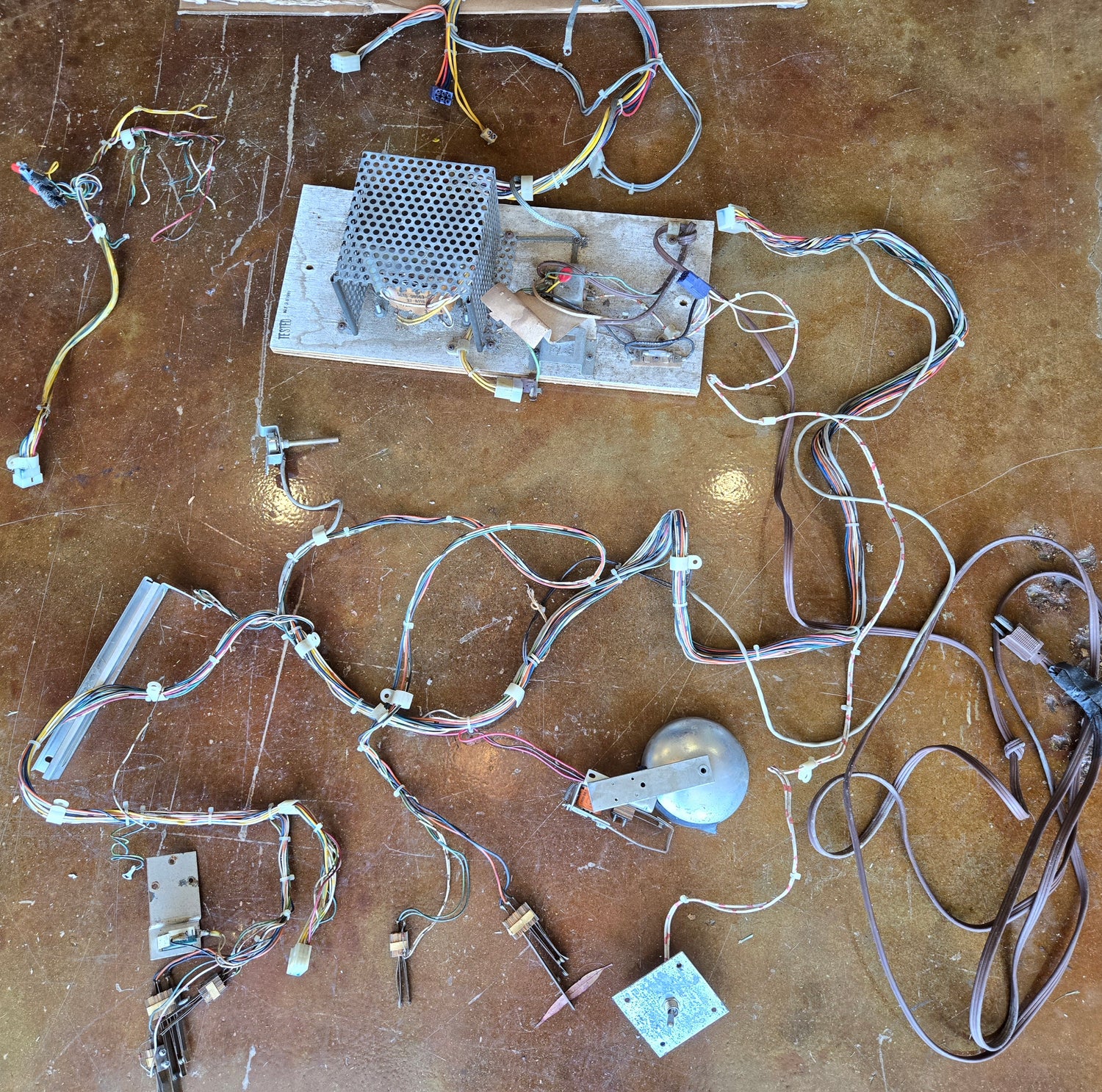 1981 Williams Jungle Lord pinball populated playfield & MORE PARTS!