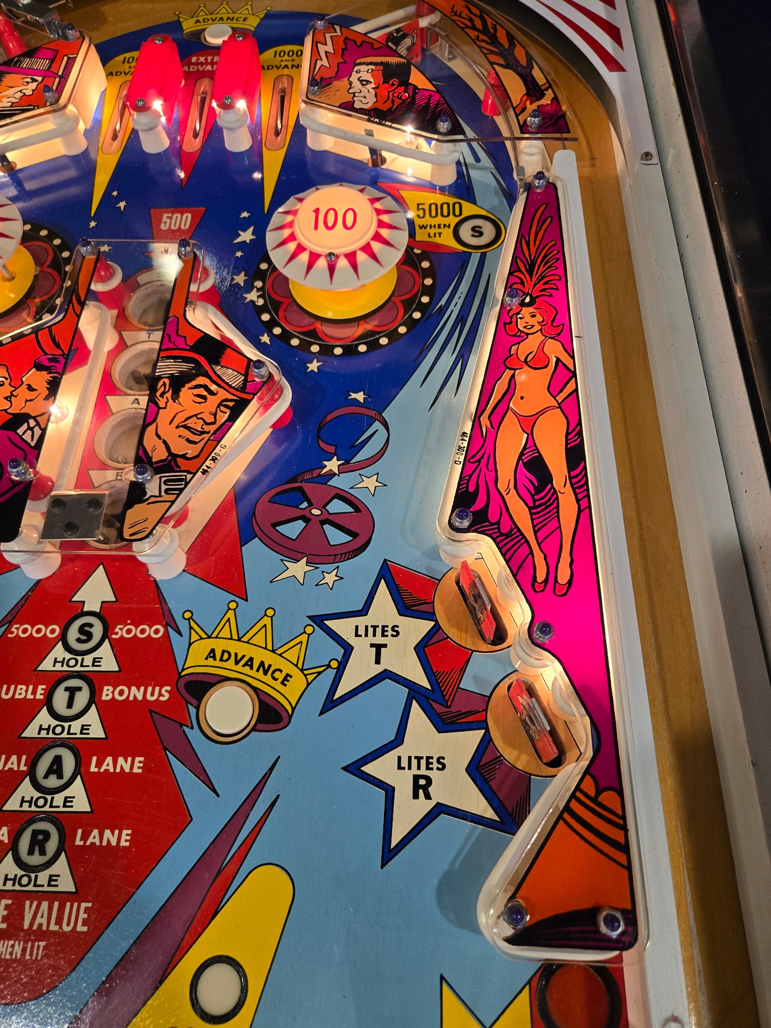 Hollywood (Refurbished) Chicago Coin 1976