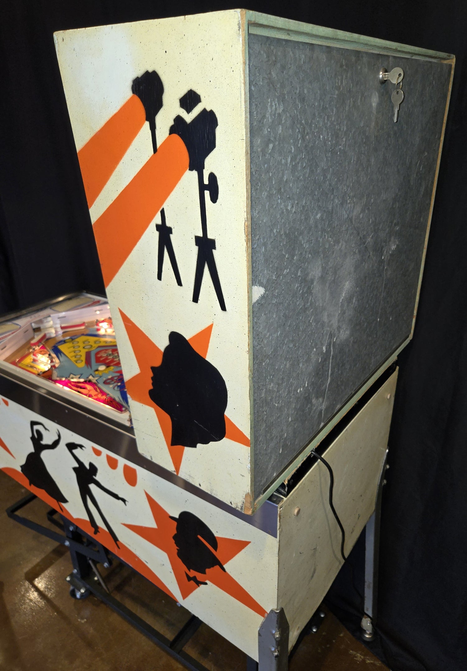 Hollywood (Refurbished) Chicago Coin 1976