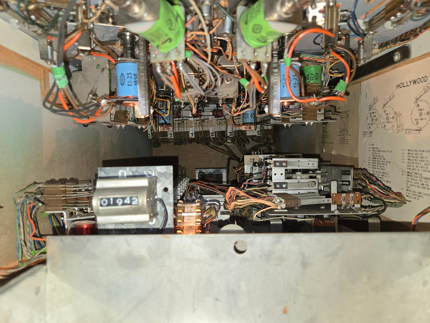 Hollywood (Refurbished) Chicago Coin 1976